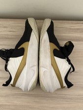 NIKE TEAM HUSTLE D 10 GS -CW6735-002 Black/Gold Youth Basketball Shoes Sz 4Y