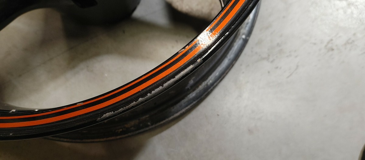 KAWASAKI ZX6E ZX 600R J17XMT5.50 R1384 REAR WHEEL RIM 98 99