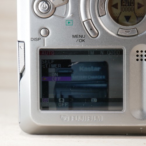 Fujifilm FinePix 4800z zoom Porsche design digital camera *TAKES PICS BUT AS IS - Picture 6 of 8