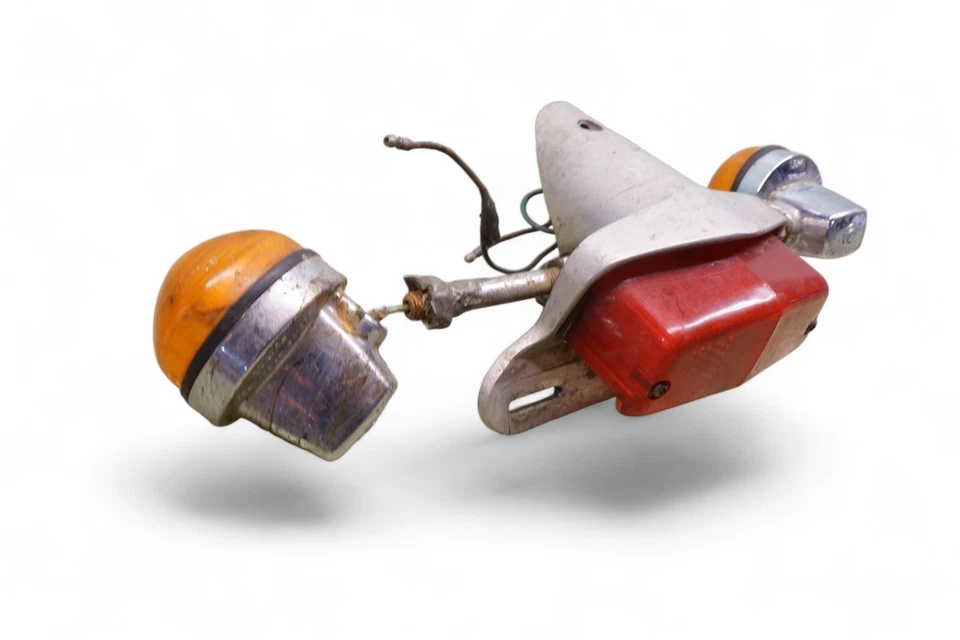 BSa A65 Lightning A65L 650 1972 unidad Thunderbolt *2854 luz trasera  Foto 3 de 4