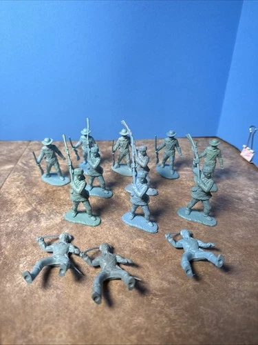 MARX 13 VINTAGE PIONEER DEFENDERS 54mm FIGURES FORT APACHE PLAYSET Lot
