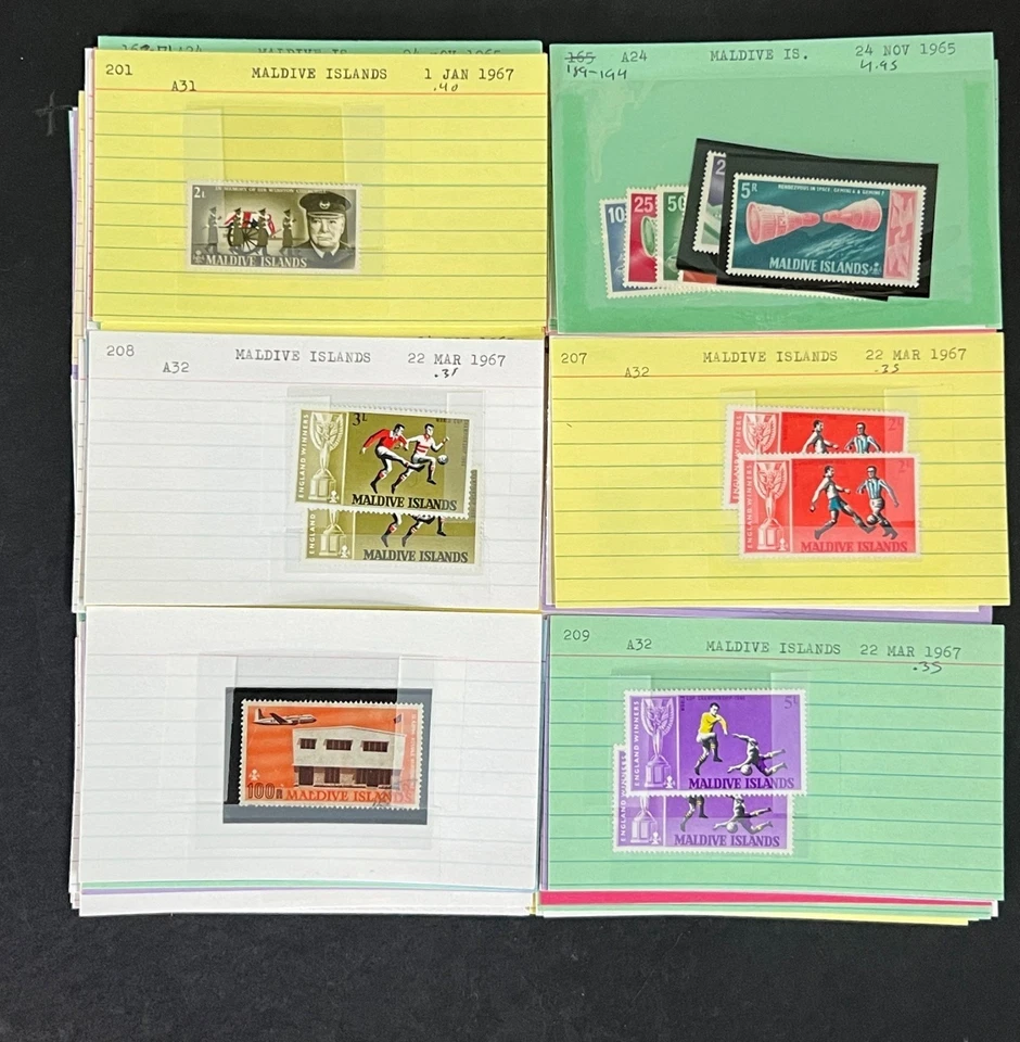 Maldive Islands Stamp Collection on Dealer Cards $230 CV ZAYIX 0825CB514640 - Image 2 of 4