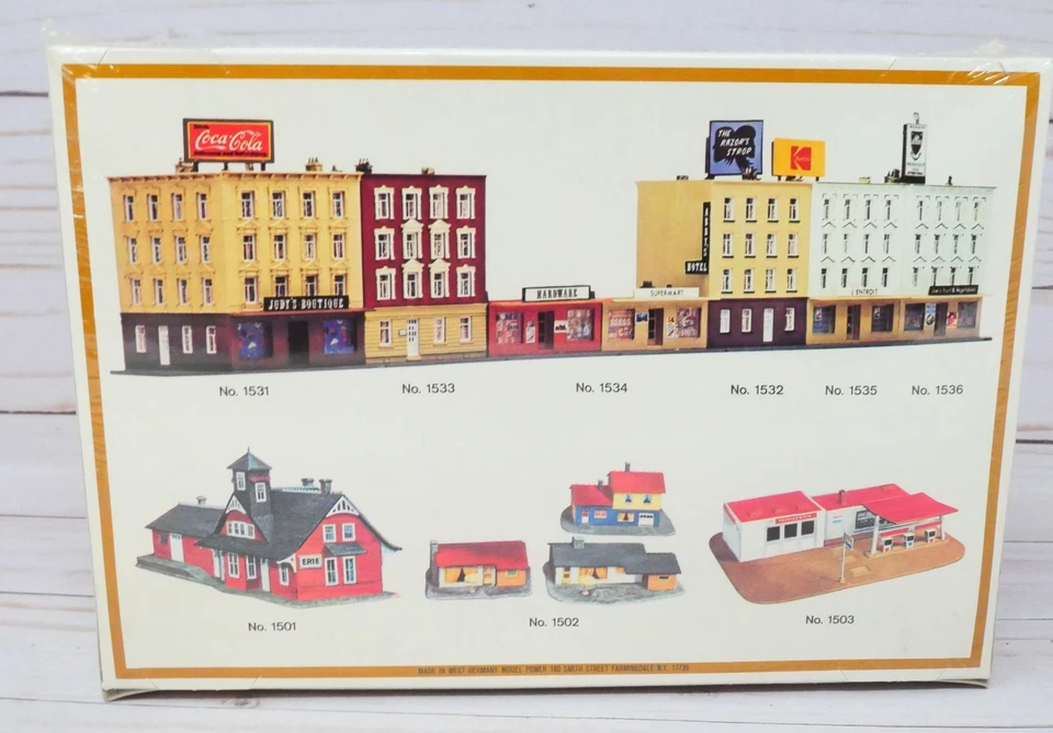 Model Power 1507, Accessory Set, Fences, Barrels, Lumber ETC. Model Kit, N Scale - Image 4 of 4