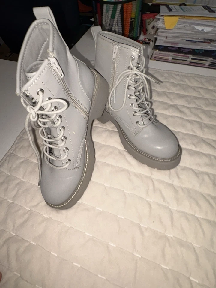 Botines grises Madden Girl talla 8 Foto 3 de 4