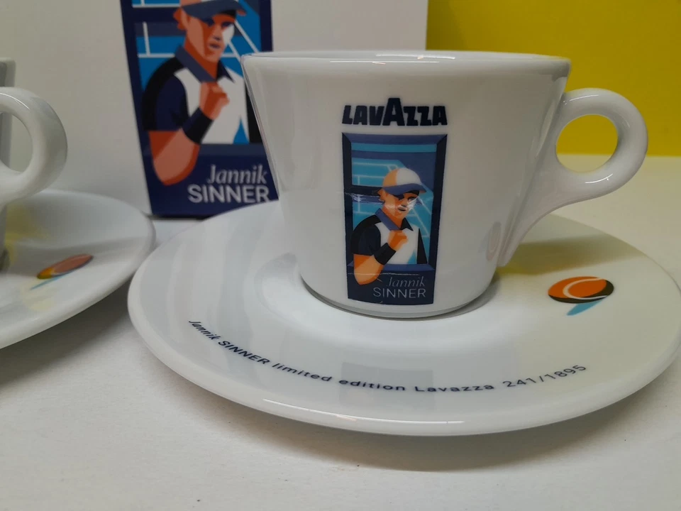 LAVAZZA JANNIK SINNER TAZZE CAPPUCCINO CUPS TENNIS PIATTI 2025 TAZZINA - Immagine 3 di 4