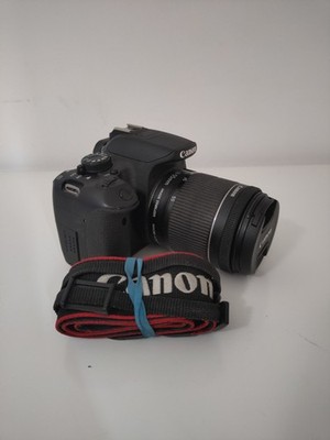 Canon EOS 700D 18.0MP + EF-S 18-55mm IS + 3 Ersatzakkus