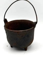 Antique Cast Iron Cauldron 3-Leg Small Primitive Footed Pot Rustic Decor Farm