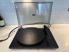 Project Essential II  BLACK TURNTABLE