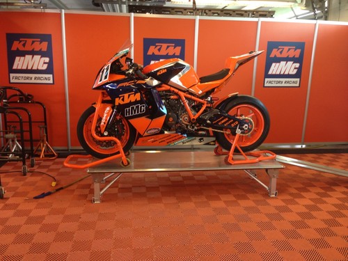 Showtrax Fast-Track Panel Pit/Garage Wall System