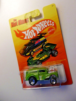 HOT WHEELS 2011 THE HOT ONES MORRIS WAGON GREEN - NEW