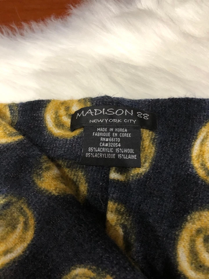 ¡Bufanda Anthropologie Infinity! Retro puntos azul marino y amarillo  Foto 2 de 3