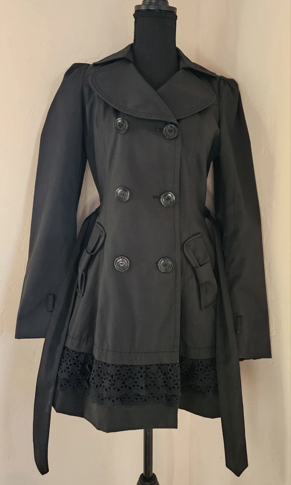 Gabardina BETSEY JOHNSON Negra Borde de Ojales Encaje Doble Pecho Chaqueta Talla S  Foto 4 de 4