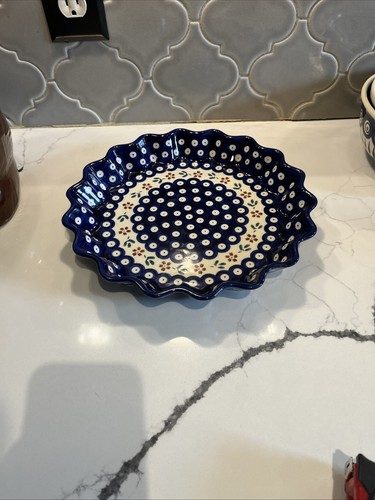 Boleslawiec Polish Pottery Quiche Pie Scalloped Dish Blue & White Dots 10.5” 