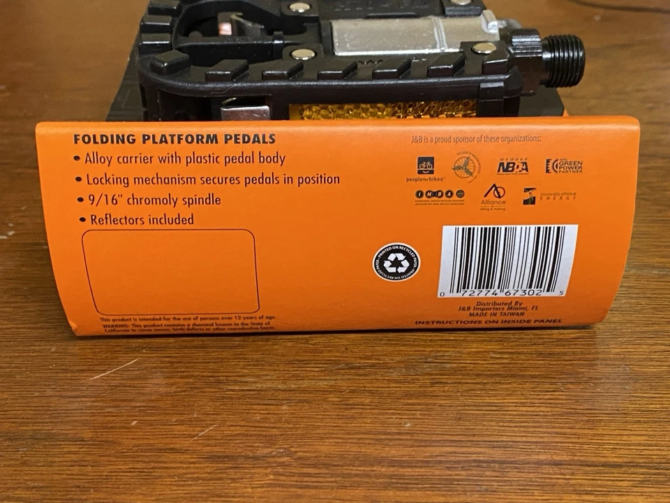 *New* Set of SUNLITE Folding Bicycle Pedals with 9/16" Axel and Reflectors  - Image 3 of 3