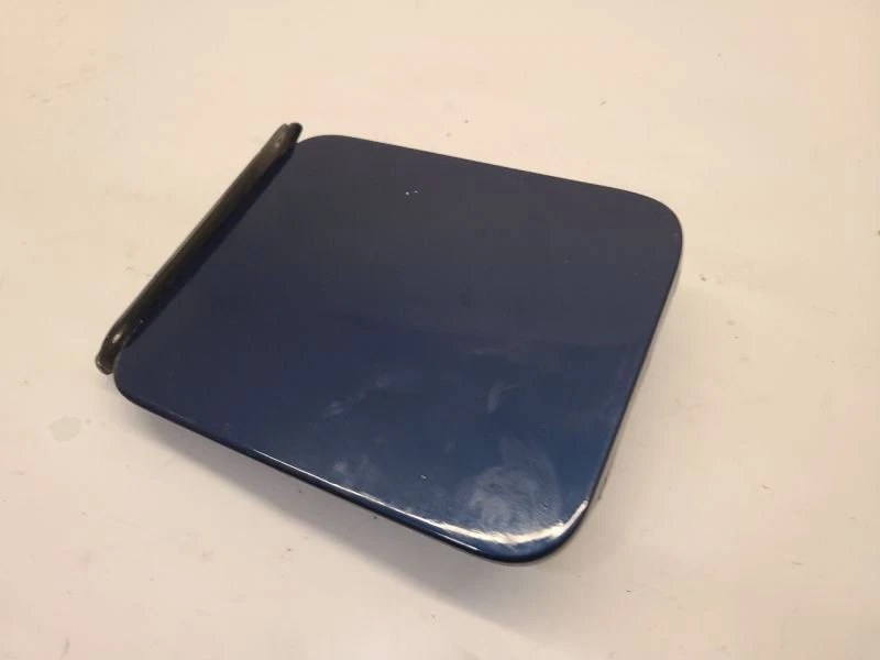 Nissan Versa 2013-2019 puerta de llenado de combustible azul Foto 3 de 4