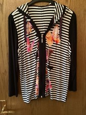 Kapuzenjacke schwarz/weiss mit Reissverschluss GR XL