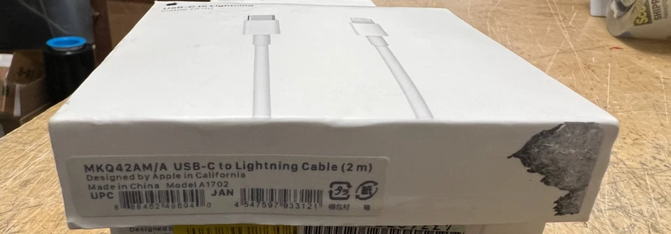 Apple MKQ42AM/A USB-C to Lightning Cable ( 2 m ) - Image 2 of 2