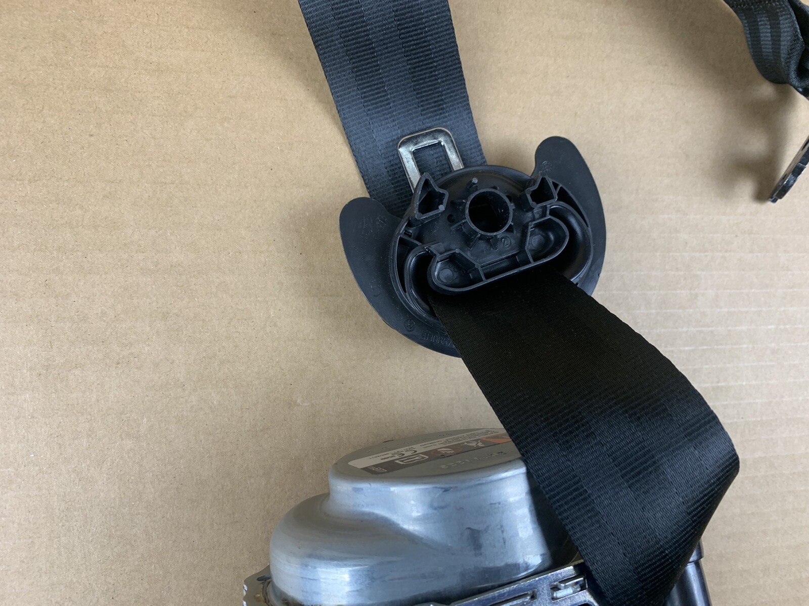 GENUINE VW TIGUAN MK2 II ALLSPACE REAR SEAT BELT RIGHT SIDE 5NN857806A