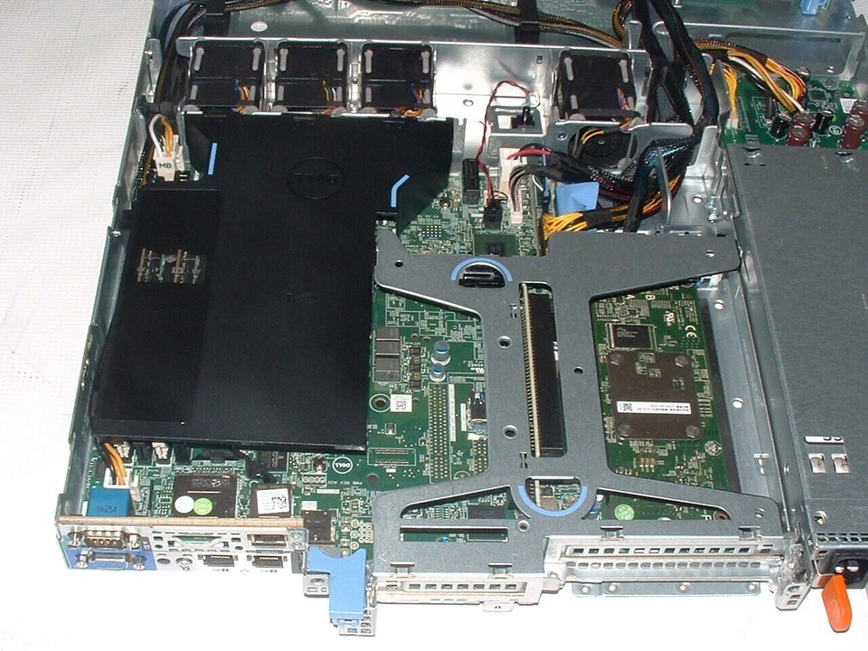 Dell PowerEdge R330 Xeon E3-1220 v5 3.0GHz  8gb  H330  2x 3.5" Trays  SVR 2012 - Image 4 of 4
