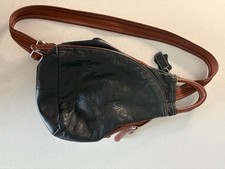 Zaino/borsa a tracolla Clarks convertibile in pelle nera con due/una cinghia