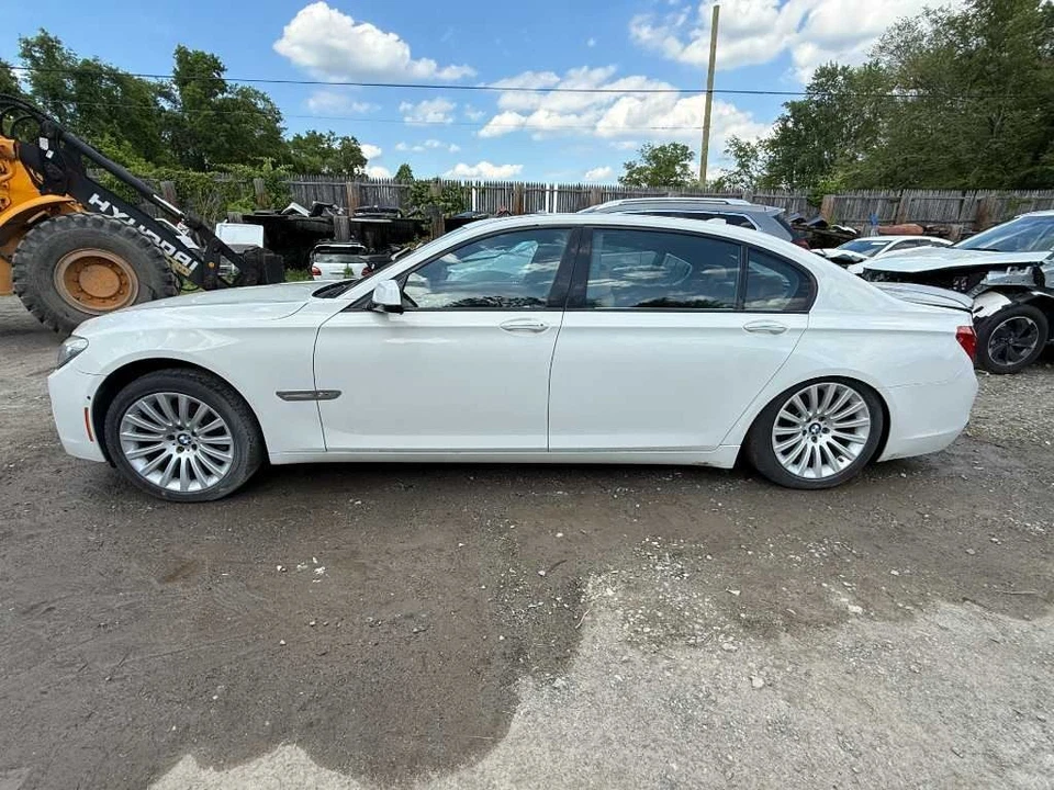 2009-2012 BMW 750i Dual Muffler - Imagem 3 de 4