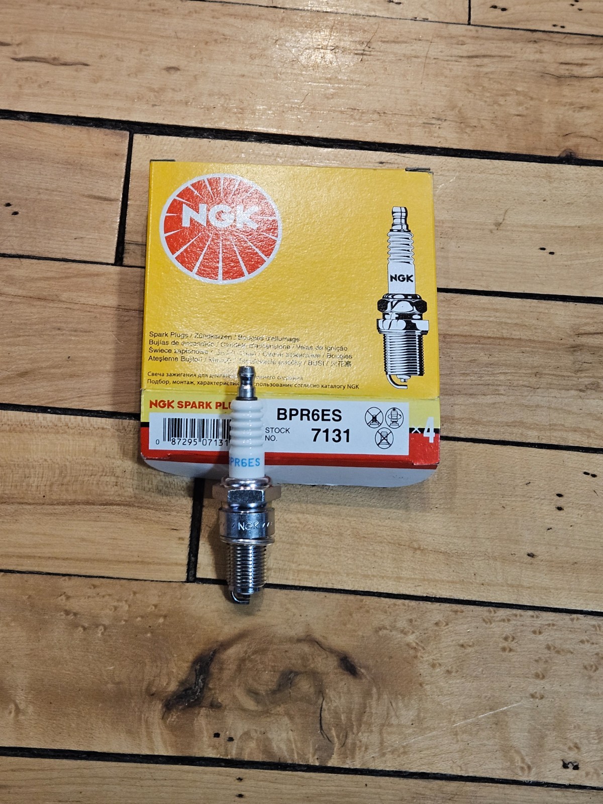 NOS NGK BPR6ES 7131 Spark Plugs Qty-4