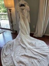 Vintage Collectible Mori Lee Stunning White Wedding Dress 10 beaded Pearls Veil
