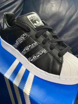 adidas superstar graffiti