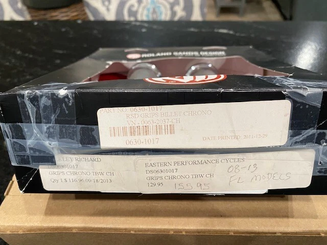  AGARRES HARLEY BILLIT CHRONO TBW de ROLAND SANDS DESIGN 0063-2037-CH Foto 2 de 2