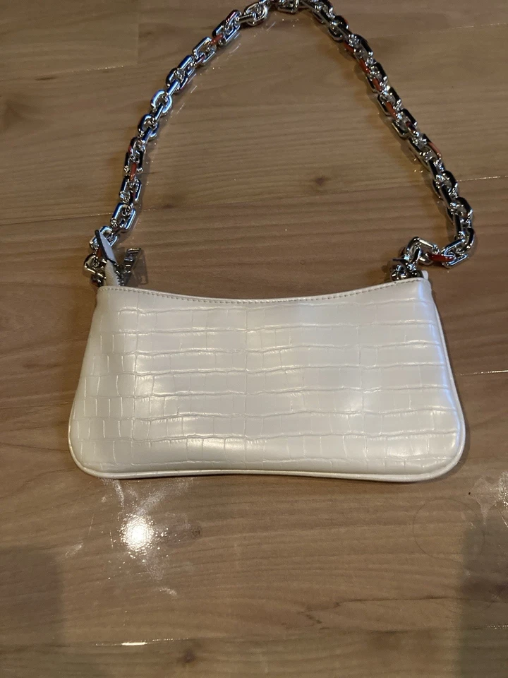 Bolso de hombro ALDO imitación cocodrilo en relieve con correa de cadena plateada noche fuera Foto 3 de 4