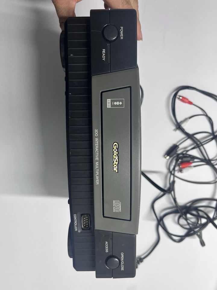 Goldstar GDO101M 3DO Console 1 Controller 2 CD Programs Please Read! Needs Work. - Image 2 of 4