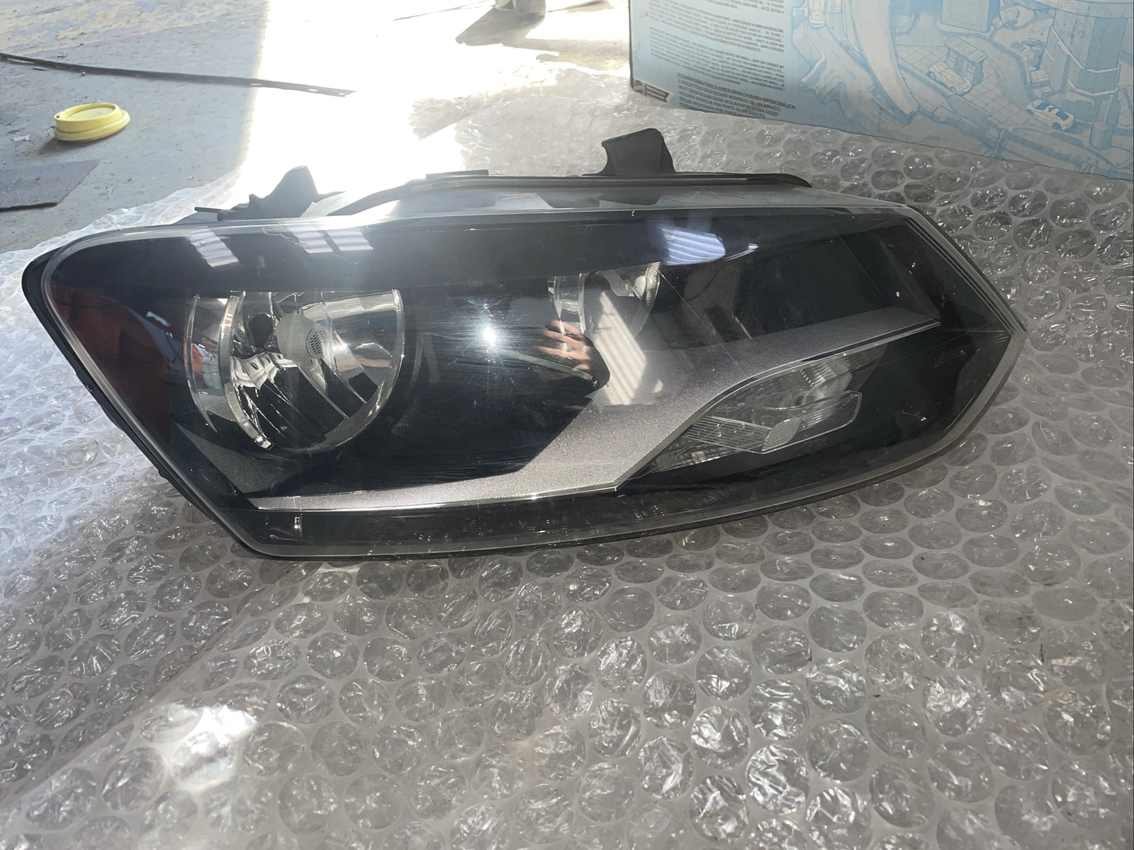 Volkswagen VW Polo 6R Headlight Light Lamp 2009 O/S GENUINE 6R2941008F