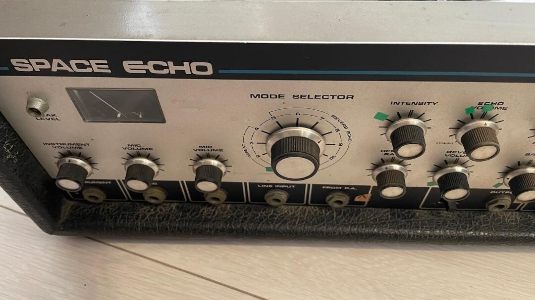 【希少品!】Roland RE-200 スペースエコー Roland RE-200 Space Echo Vintage Tape-Echo machine