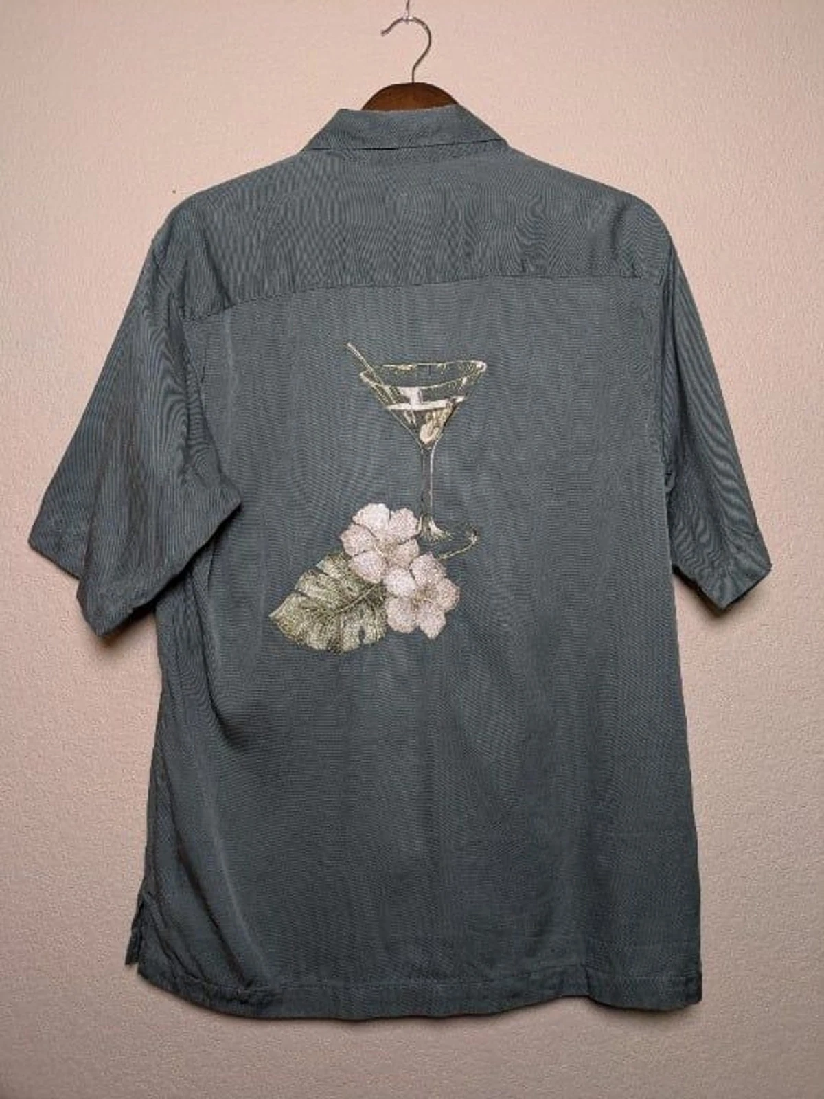Green Silk Short Sleeve Shirt Martini Floral Embroidery Size Medium Caribbean