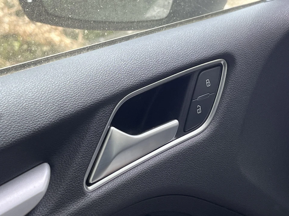 Panel de moldura de puerta delantera izquierda lado del conductor cuero negro fabricante de equipos originales Audi A3 S3 Sedán 16-18 Foto 4 de 4