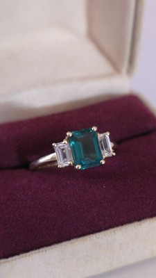 Ring 1,5 Karat Smaragdschliff Smaragd & Moissanit 10 Karat Gelbgold