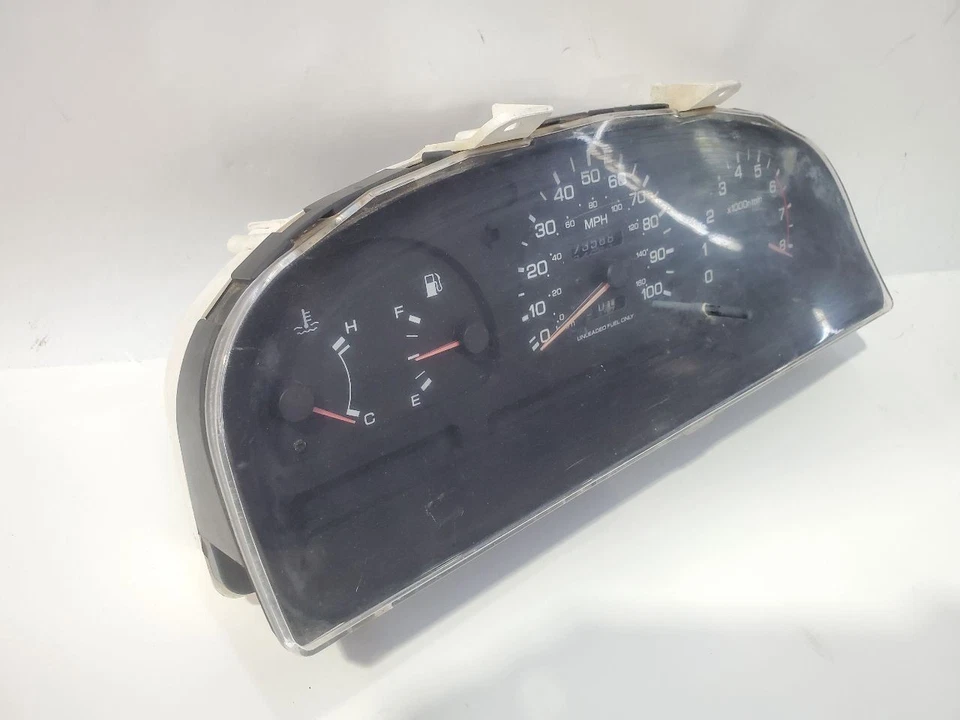 1995 Nissan Truck OEM Speedometer 2.4L Manual RWD  - Image 3 of 4