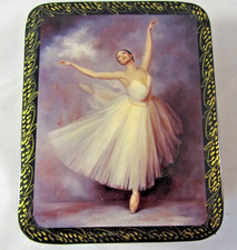 SCATOLA DI LACCA RUSSA  MISURA   9 X7,5X3,5CM.