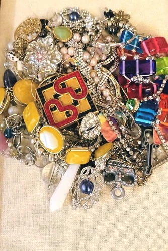 Vintage and Modern Costume Jewelry Damaged/Broken Rhinestone Craft 1 Pound Lot