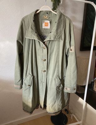 BOSS Hugo Boss Mantel lang grün Gr. 42 Baumwolle Knopf bestickt