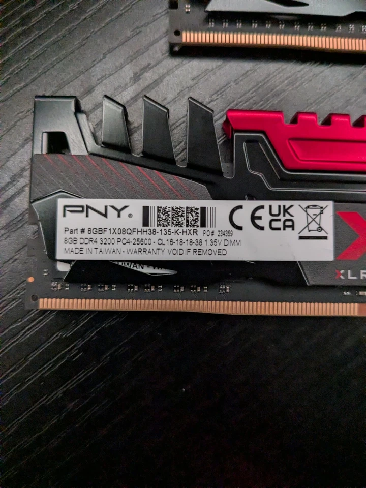 RAM para juegos PNY XLR8 16 GB DDR4 3200 MHz 2x8 GB Foto 2 de 2