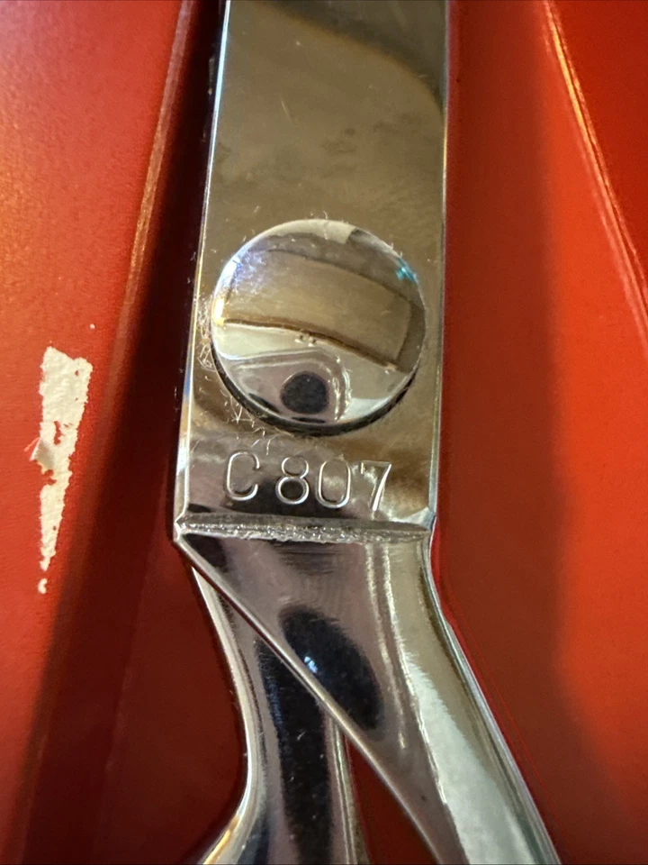 Vintage 60’s 70's SINGER 7-1/2" Pinking Shears Model C 807 W/ Original Box - Image 2 of 4