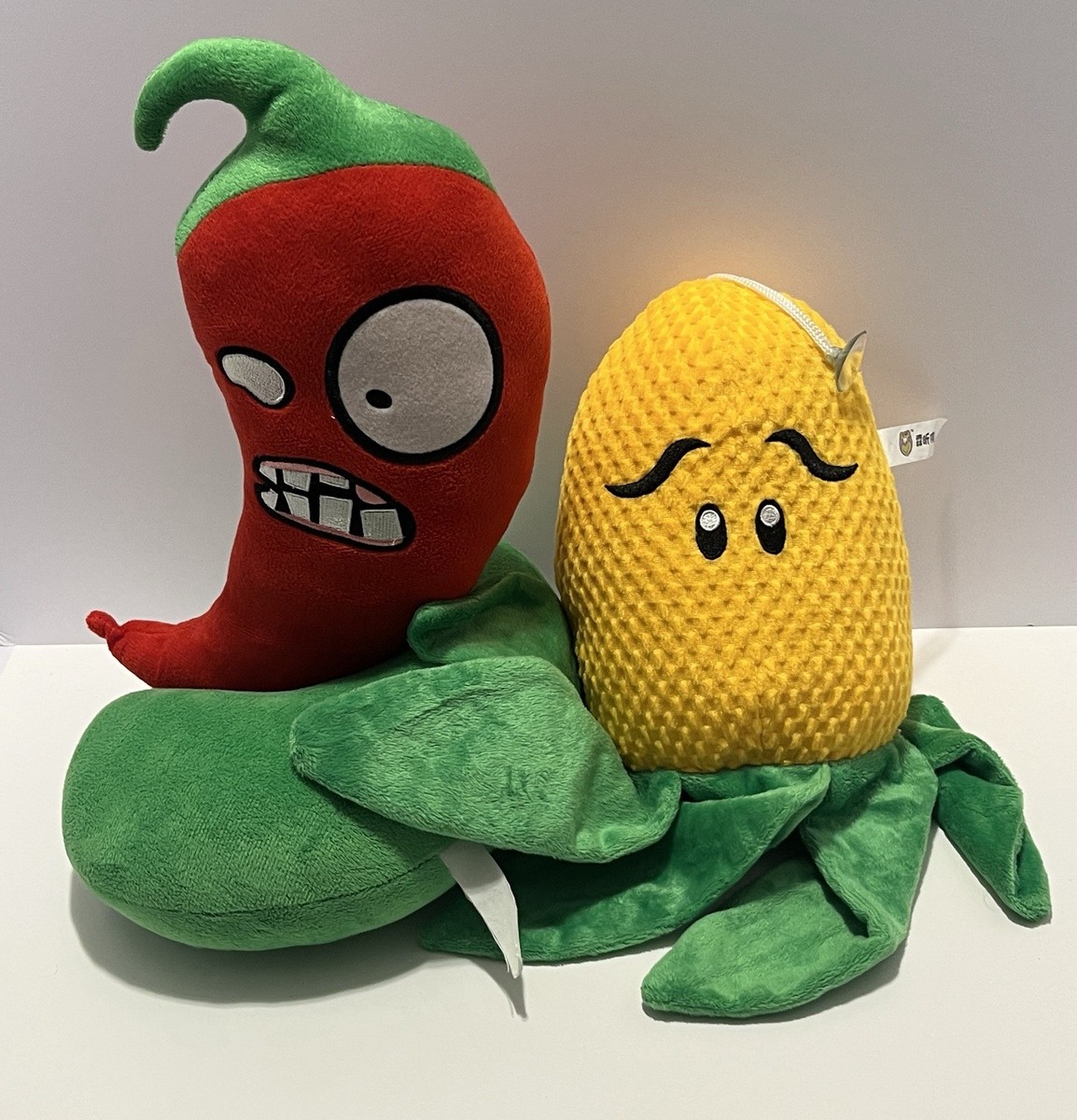 LINXIN 2011 Plants vs Zombies PvZ Kernel Pult &Jalapeno MEDIUME