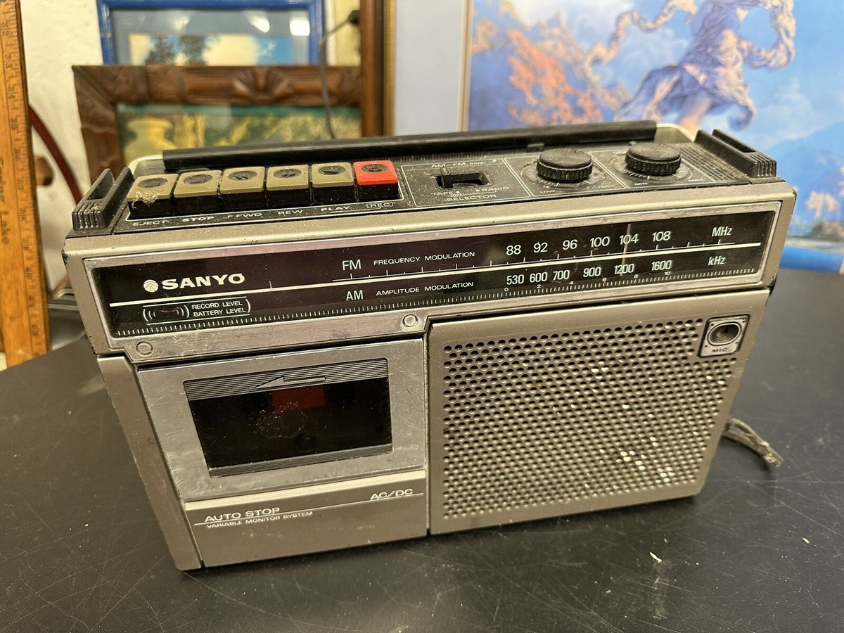 VINTAGE SANYO 2 BAND RADIO CASSETTE RECORDER M2562 PARTS/REPAIR | eBay