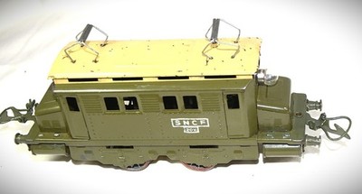 HORNBY -Spur 0- LOKOMOTIVE SNCF 20 VOLT - Schiene für AV AR - Frontbeleuchtung