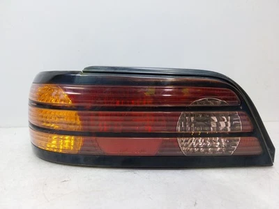 FEU ARRIÈRE/ARRIÈRE SUR CARROSSERIE GAUCHE TOYOTA COROLLA LEVIN RHD 2000 - Photo 1/4