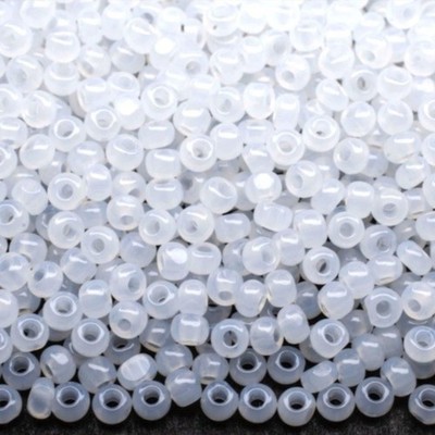 10/0 02090 Preciosa Tschechische kleine Glasperlen Rocailles 2,3 mm. Weiß bli...