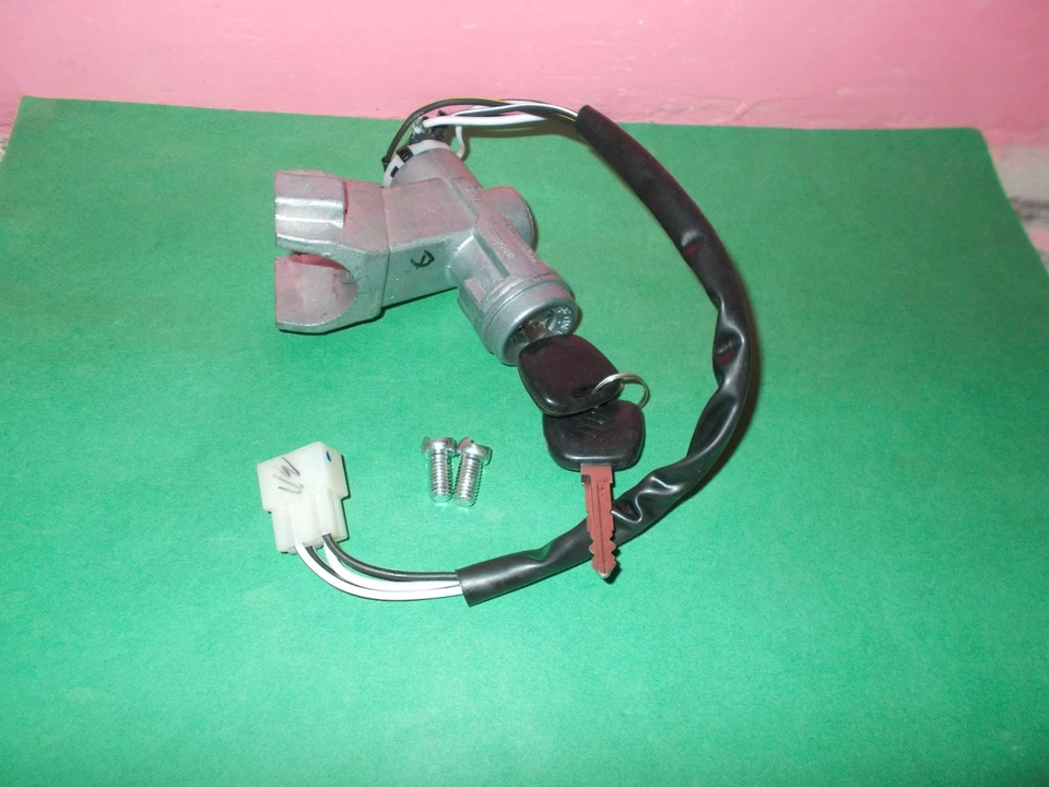 JUEGO DE CERRADURA GUANTERA PUERTA VASO ENCENDIDO SUZUKI SJ410 SJ413 SAMURAI SIERRA Foto 2 de 2