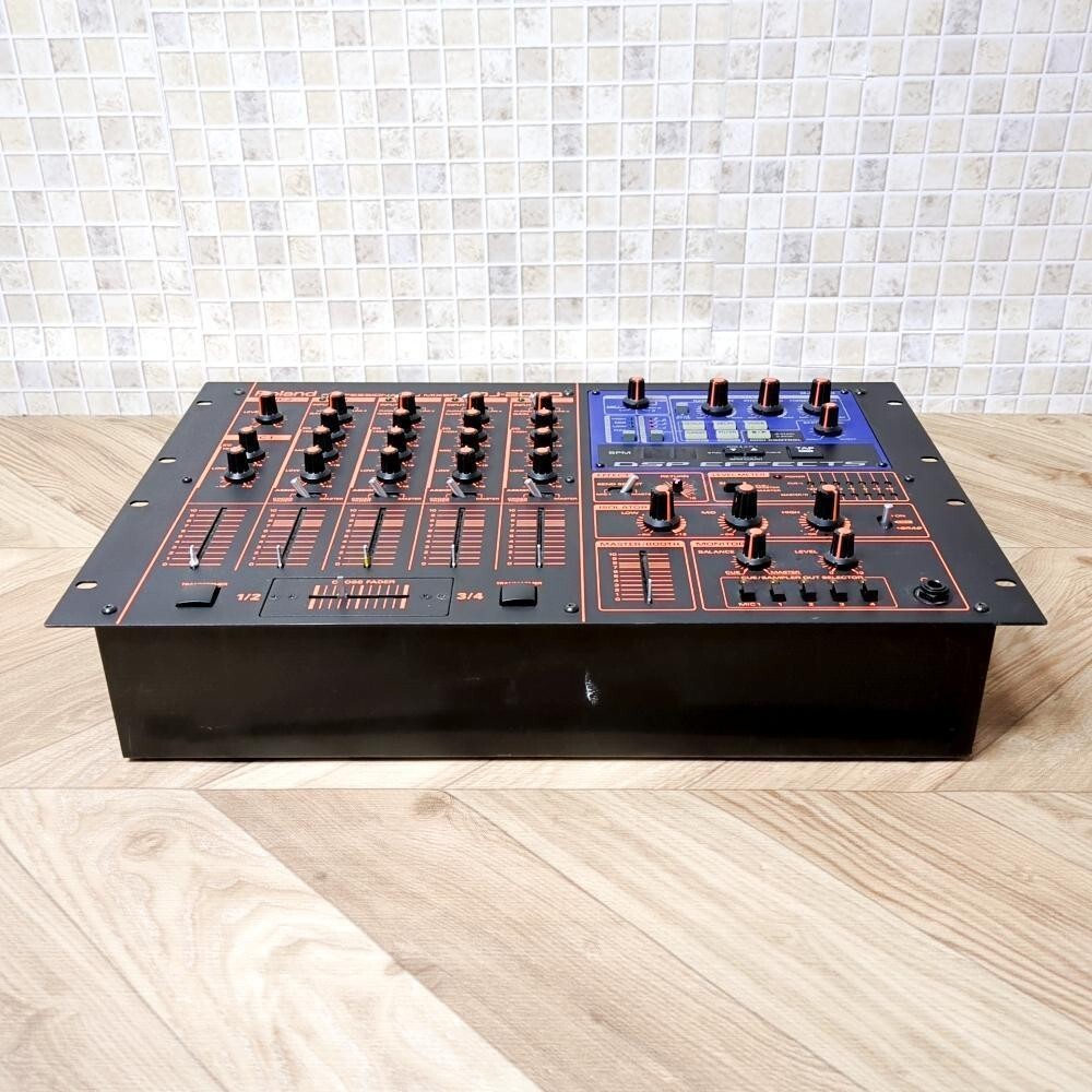 Roland ローランド　DJ-2000 Roland DJ-2000 Professional DJ Mixer 4 channel Mixing Used From