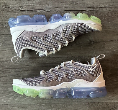 nike vapormax plus white green black